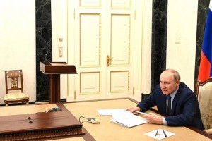 Путин поручил кабмину уделить внимание поддержке МСП